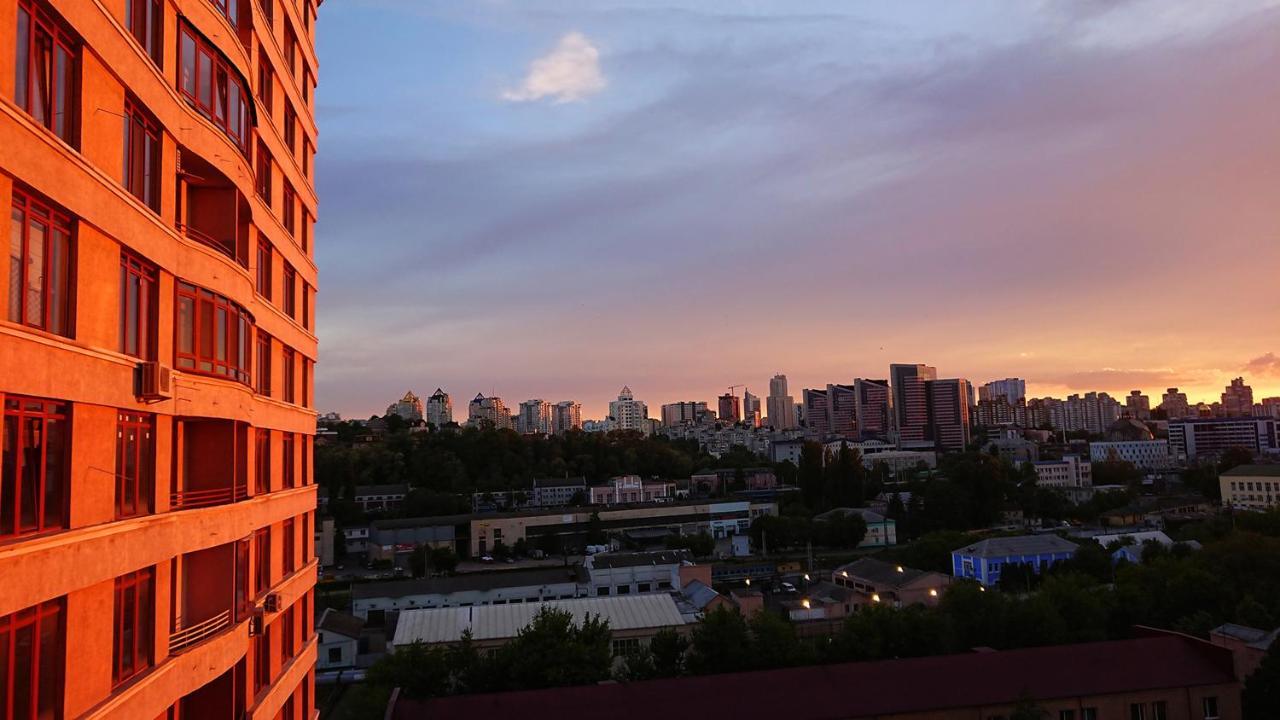 Your Home Away From Home Kiev Exteriör bild
